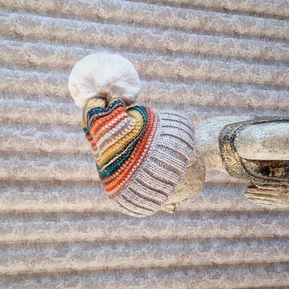 Striped fleece lined pompom hat - Picture 2 of 6